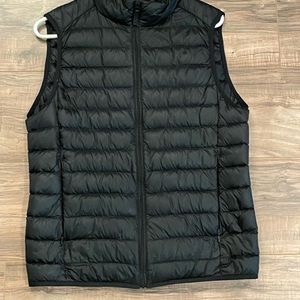 Uniqlo Men’s XSmall light down vest